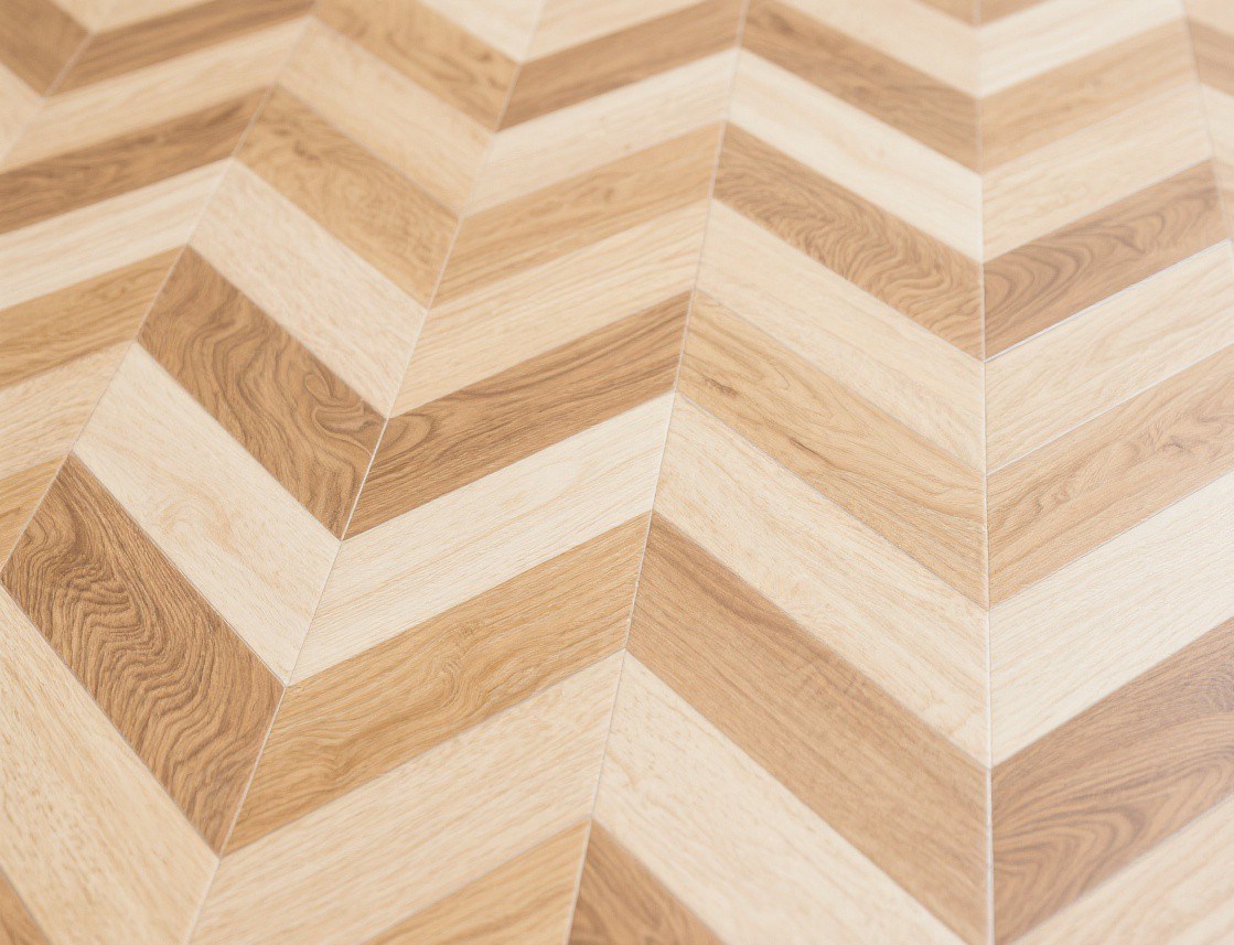 Self-adhesive café light dining 3.0 mm herringbone oak grain flooring